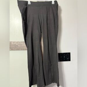 NWOT Torrid flared leggings